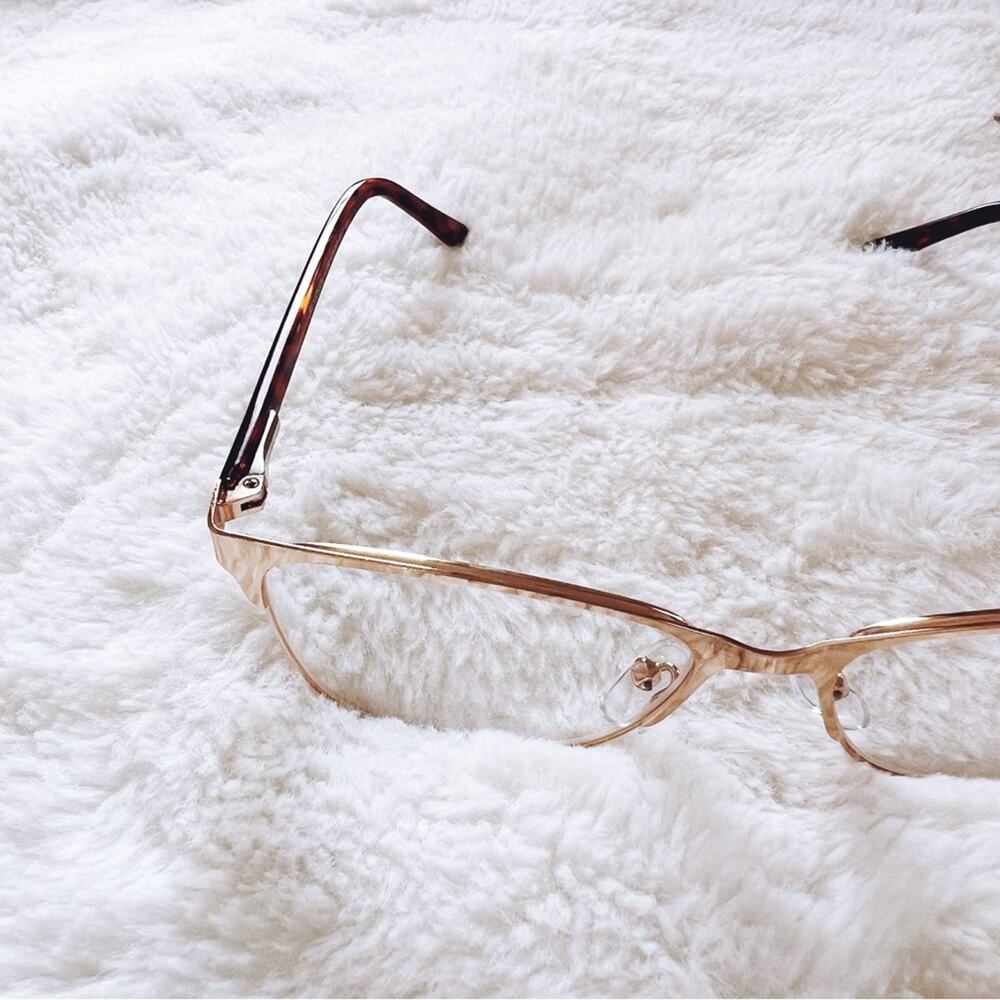 Elliott Metallic Pink Classic Sleek Reader Glasses - Picture 6 of 10